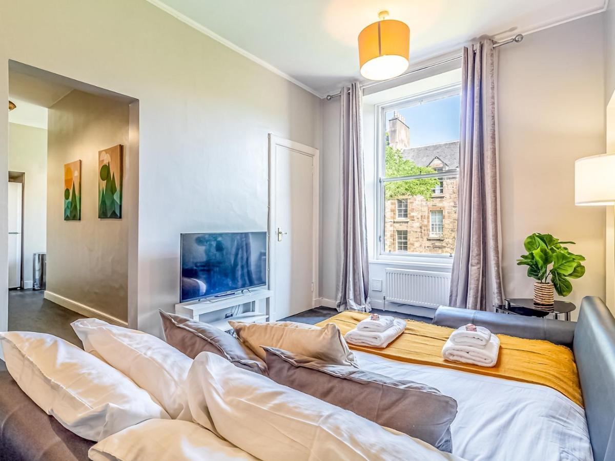 Pass The Keys Spacious And Homely Flat On The Royal Mile Edinburgh Exterior photo