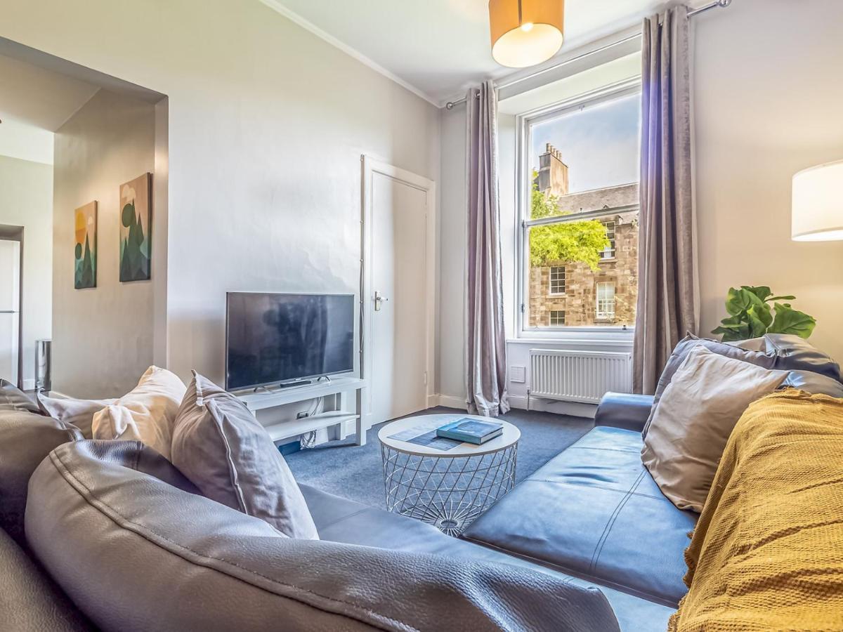 Pass The Keys Spacious And Homely Flat On The Royal Mile Edinburgh Exterior photo
