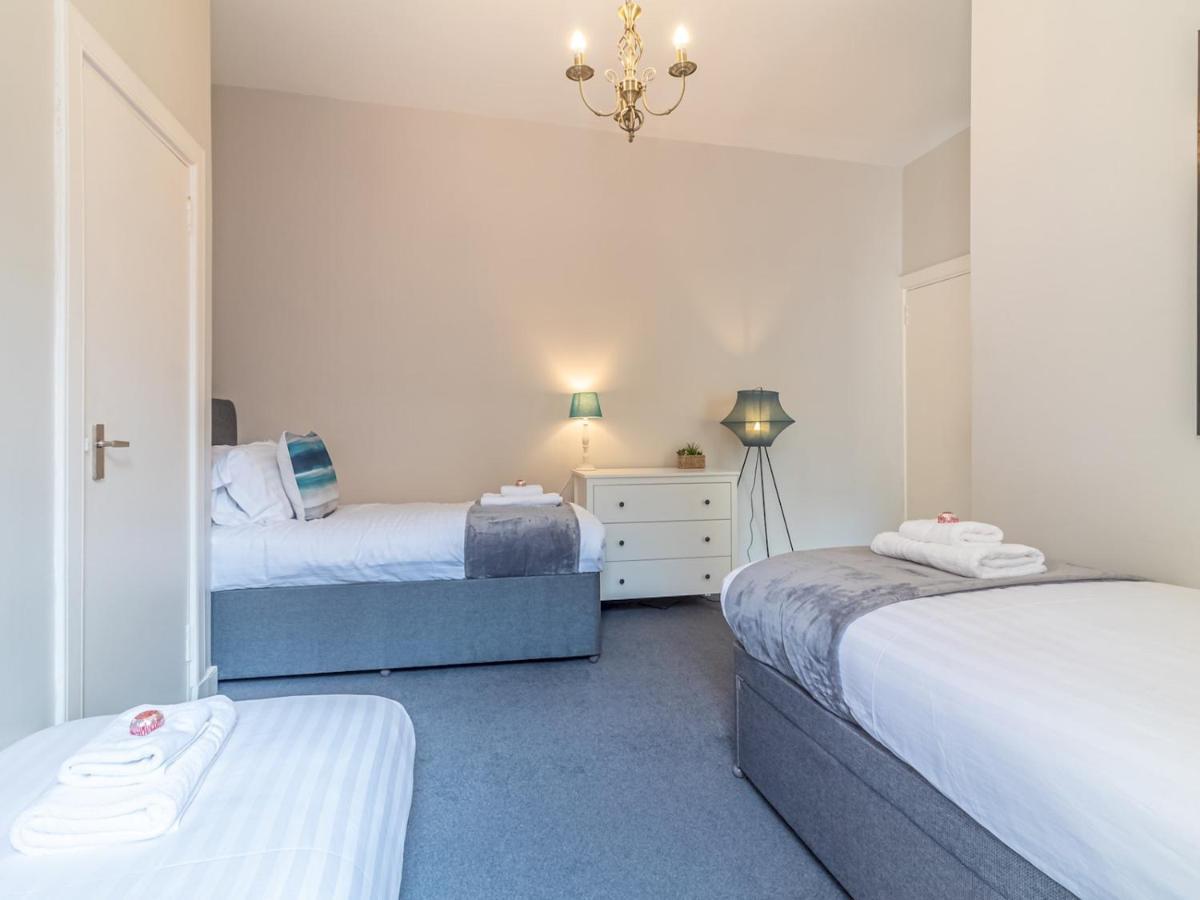 Pass The Keys Spacious And Homely Flat On The Royal Mile Edinburgh Exterior photo