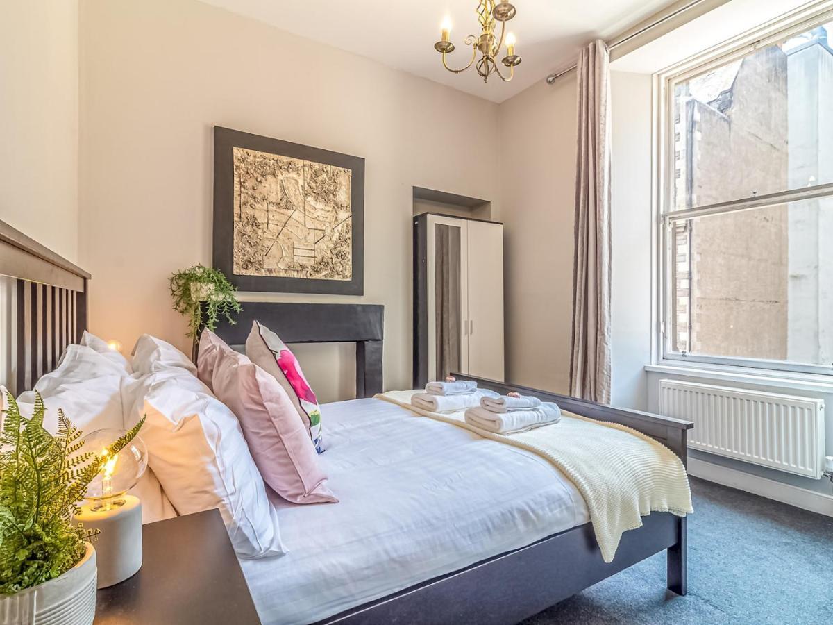 Pass The Keys Spacious And Homely Flat On The Royal Mile Edinburgh Exterior photo