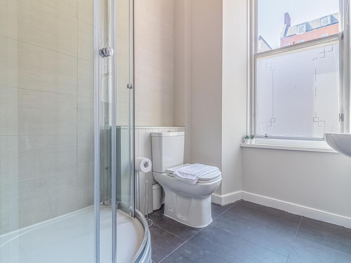 Pass The Keys Spacious And Homely Flat On The Royal Mile Edinburgh Exterior photo