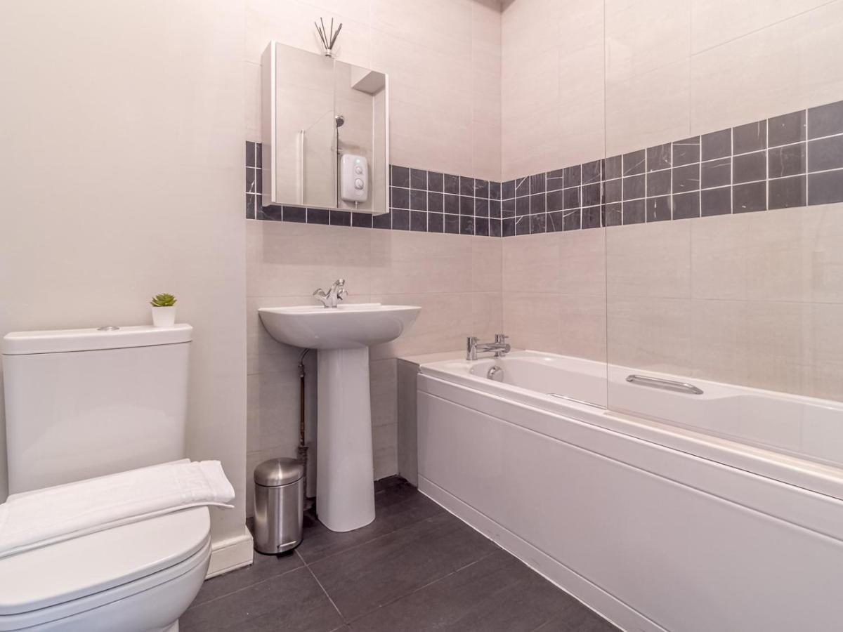Pass The Keys Spacious And Homely Flat On The Royal Mile Edinburgh Exterior photo